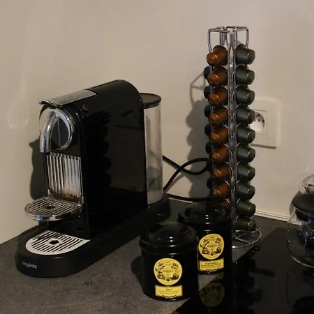 & Leon Готель типу 