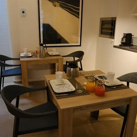 & Leon فندق مبيت وإفطار أوستيند