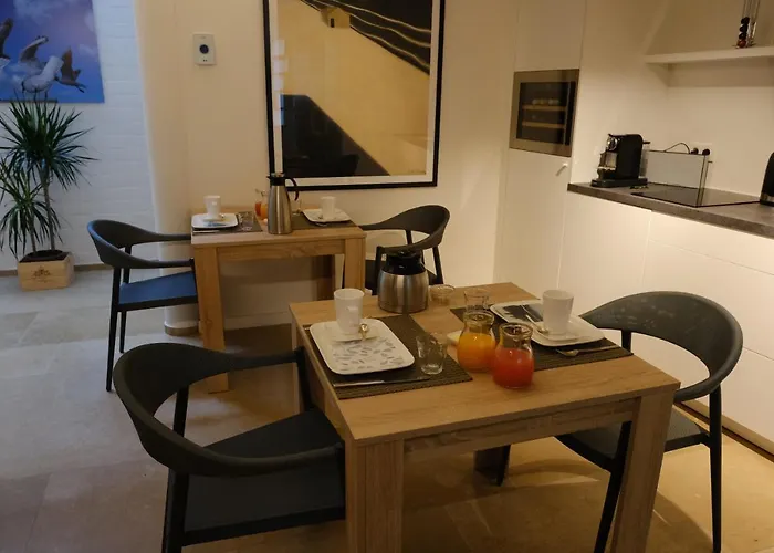 & Leon Bed & Breakfast Oostende